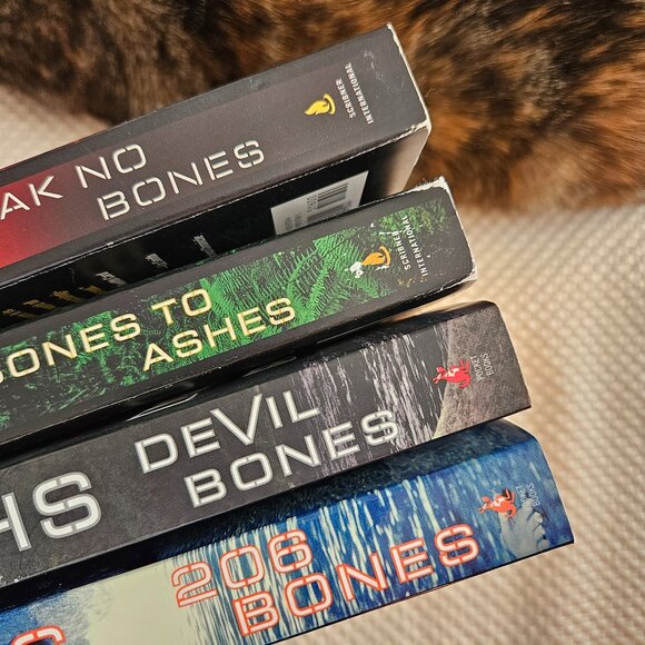 Kathy Reichs - 206 Bones, Devil Bones, Bones to Ashes, Break no Bones -Paperback - Picture 9 of 11